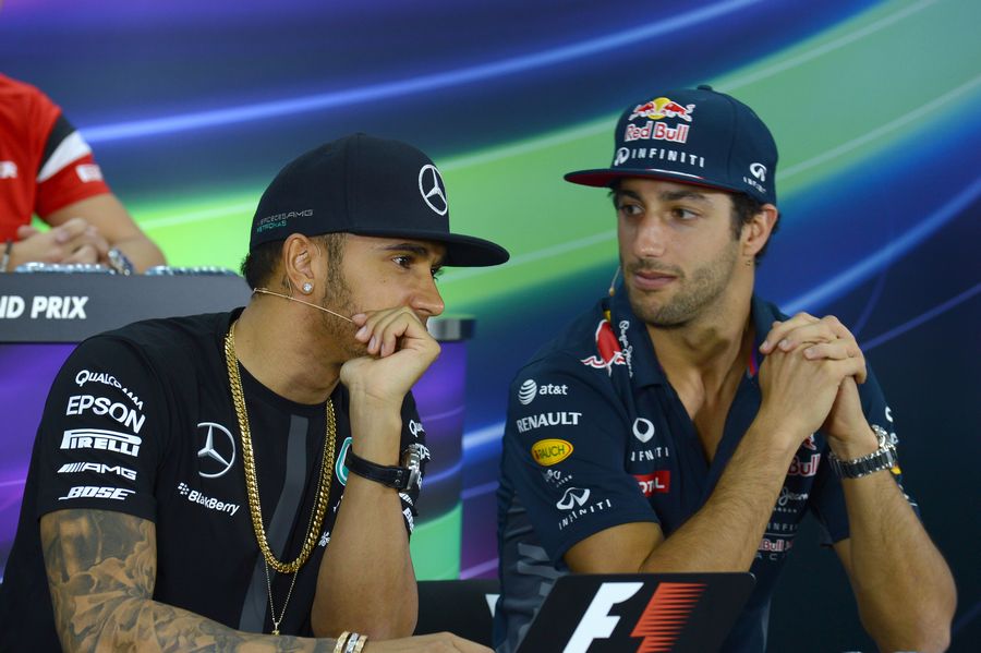 Lewis Hamilton and Daniel Ricciardo chat in the Thursday press conference