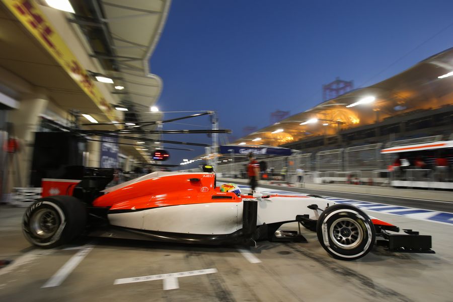 Roberto Merhi pulls out of the Manor Marussia garage