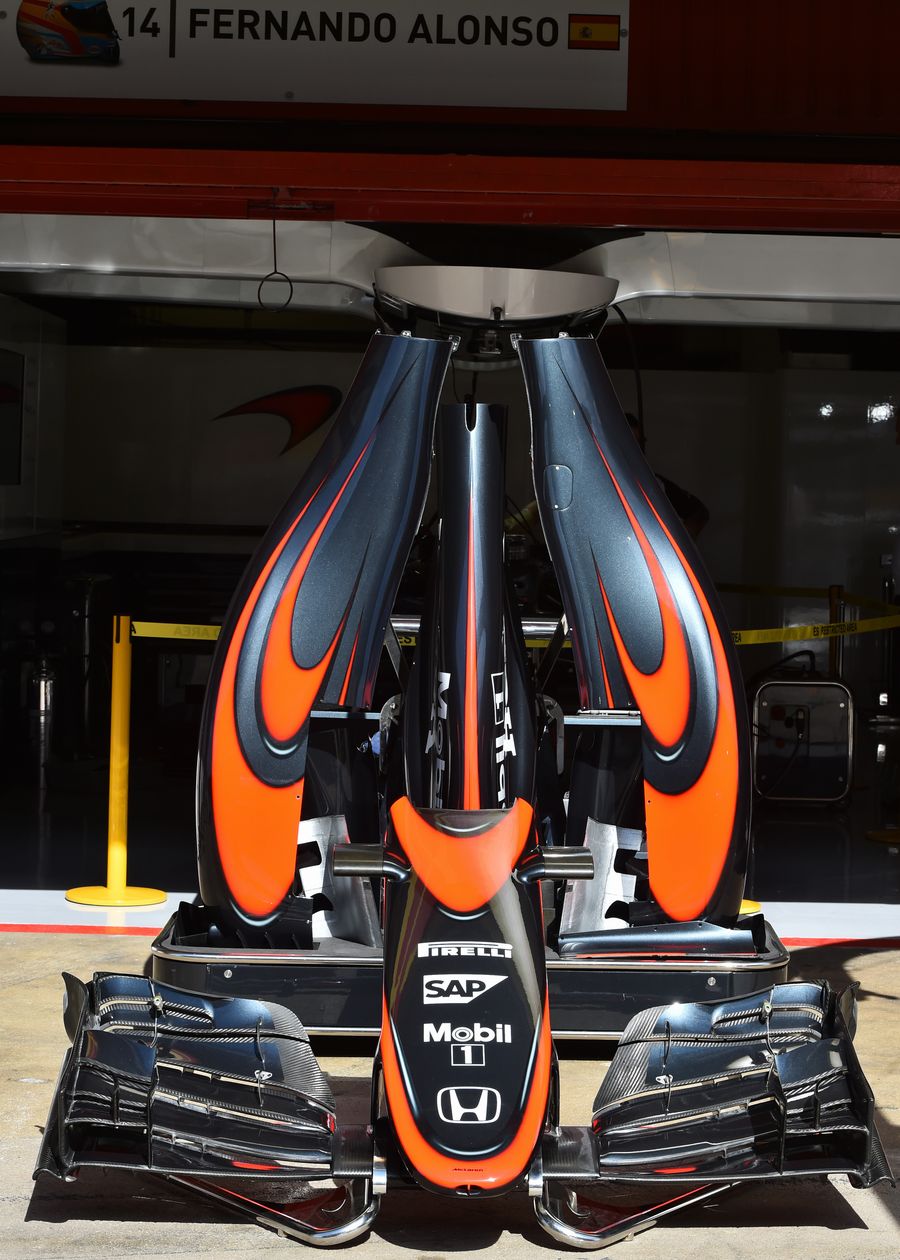 McLaren MP4-30 front wing