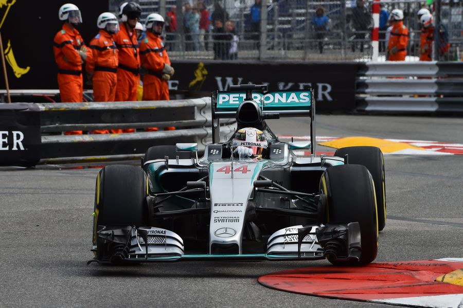 Lewis Hamilton exits the Piscine