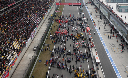 The packed grid shortly before the race