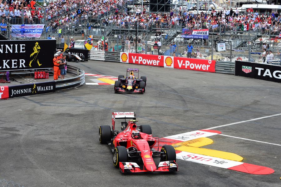 Kimi Raikkonen leads Daniel Ricciardo