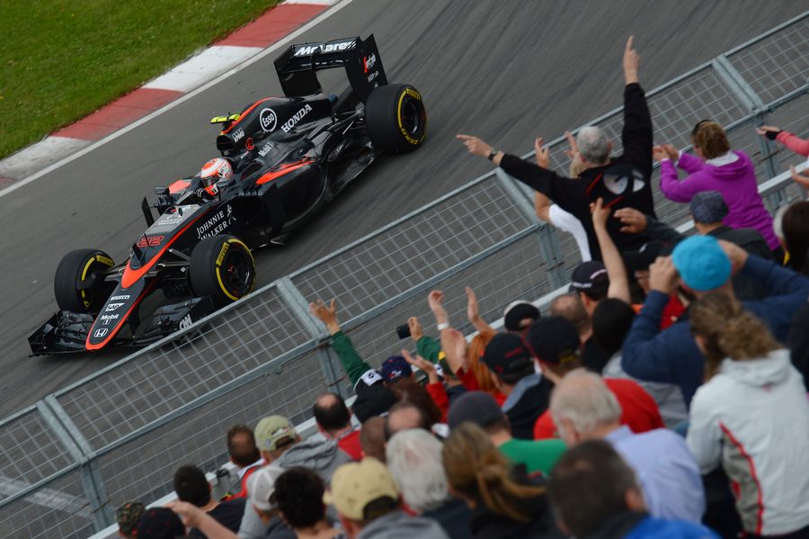 Canadian fans cheer on Jenson Button