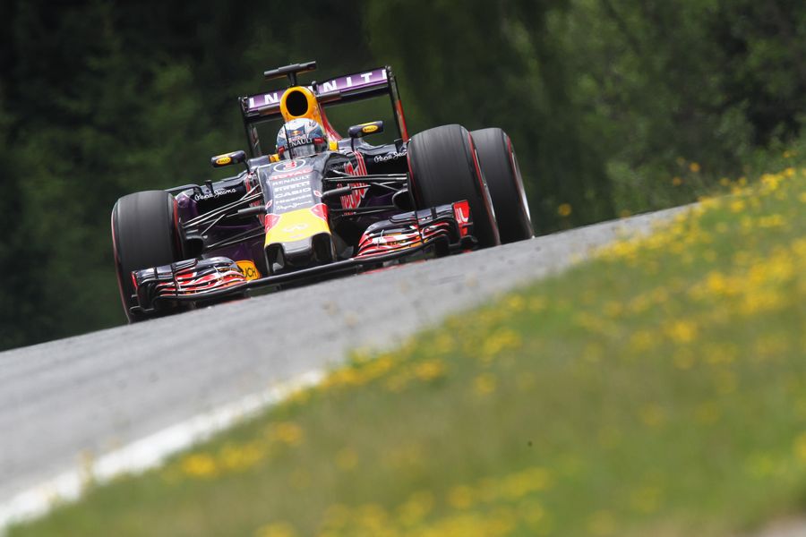Daniel Ricciardo on a supersoft tyre run