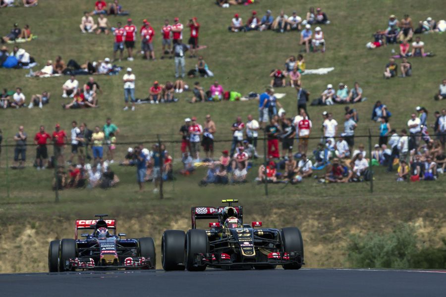 Pastor Maldonado leads Max Verstappen