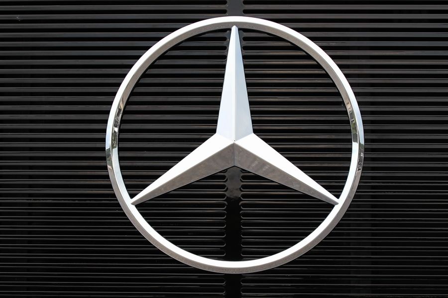 Mercedes 3 pointed star logo