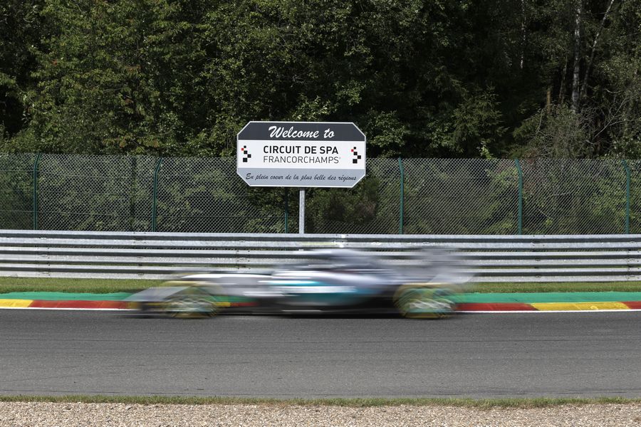 Nico Rosberg gains speed on track