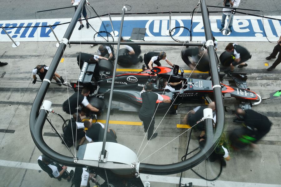 McLaren practice pit stops