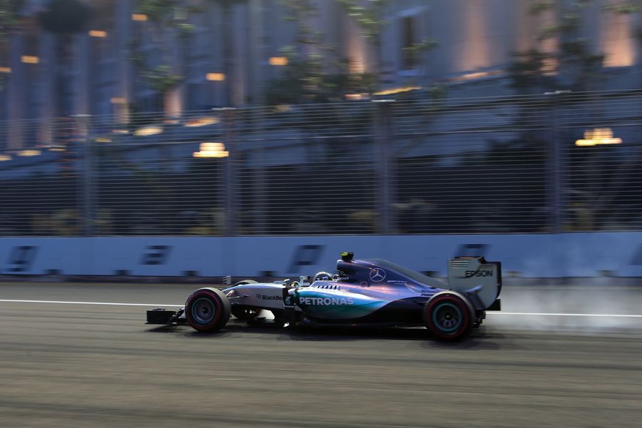 Nico Rosberg locks up in the Mercedes