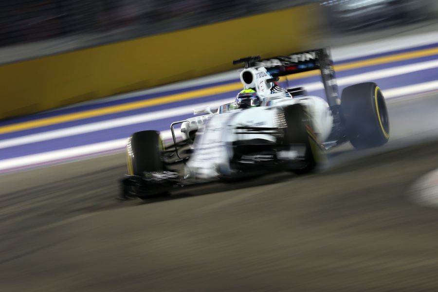 Felipe Massa locks up under braking