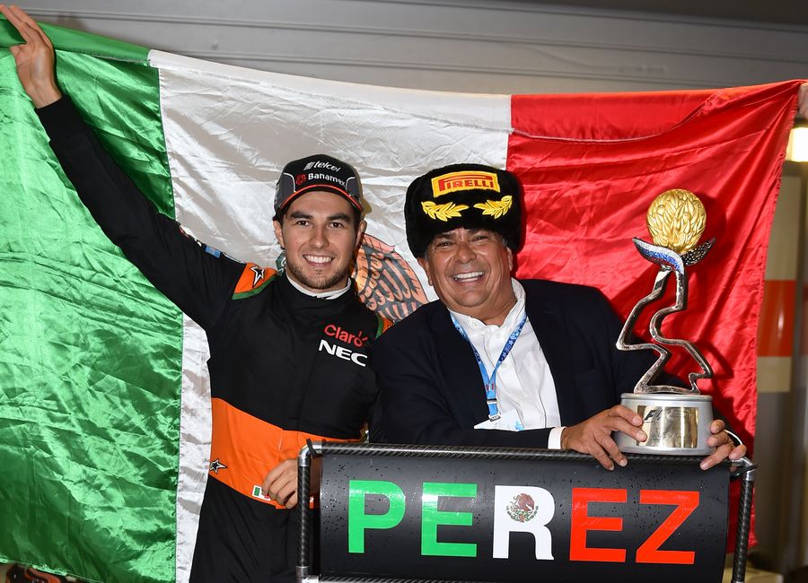 Sergio Perez celebrates third place with his father Antonio Perez Garibay