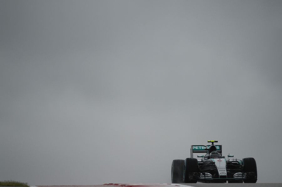 Nico Rosberg on the installation lap with wet tyres