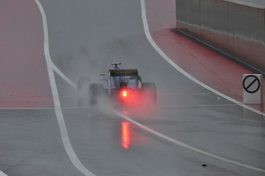 Marcus Ericsson exits the pit lane