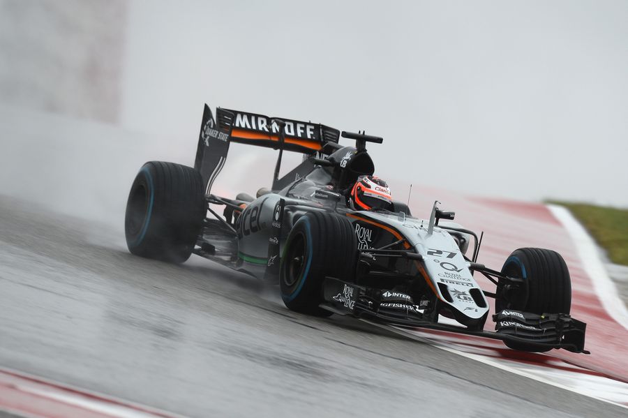 Nico Hulkenberg on track on full wet tyres