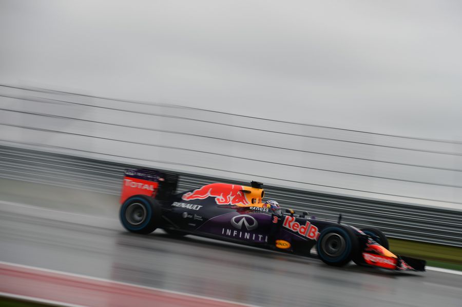 Daniel Ricciardo at speed on wet track