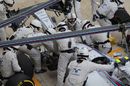 Williams mechanics change Valtteri Bottas's broken front wing