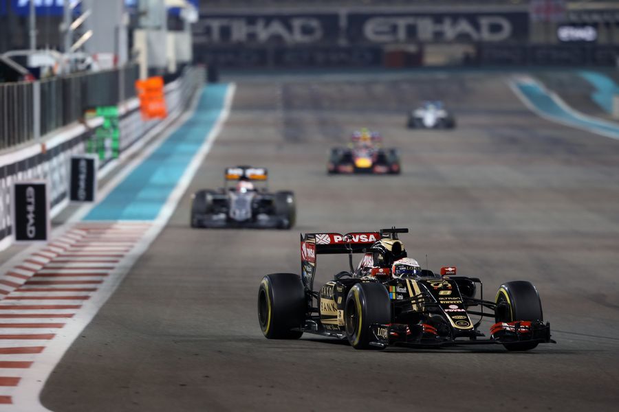 Romain Grosjean pulls its pace from the Lotus