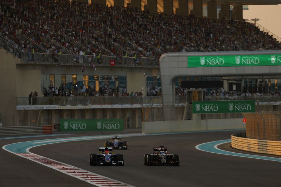 Felipe Nasr and Romain Grosjean battle for a position