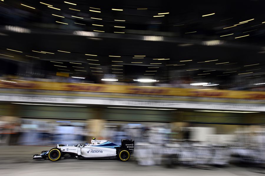 Valtteri Bottas makes a pitstop during the race