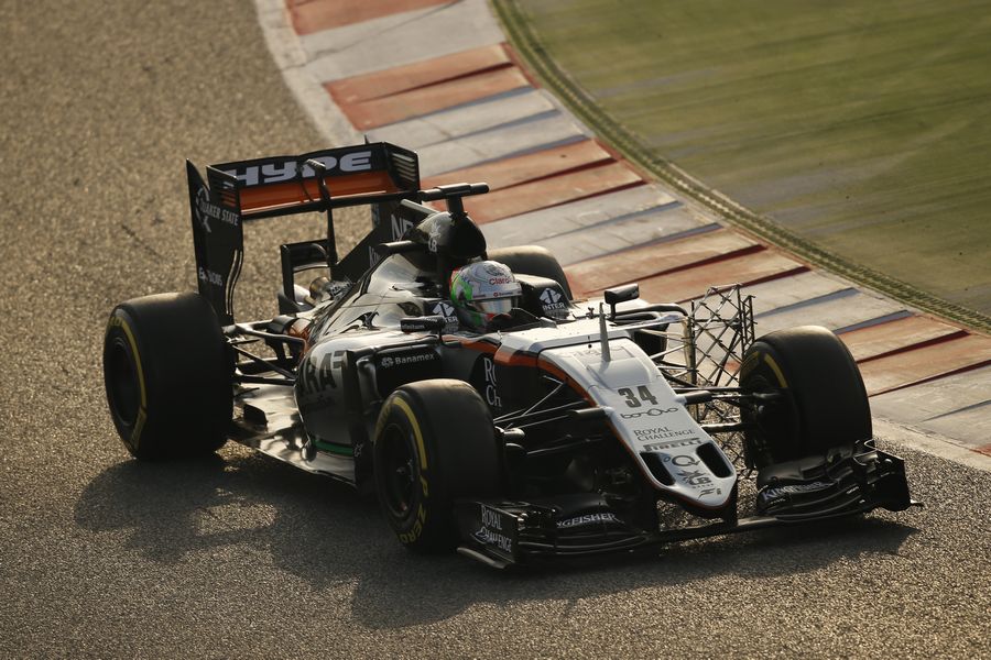 Alfonso Celis on track in the VJM09 with aero sensor