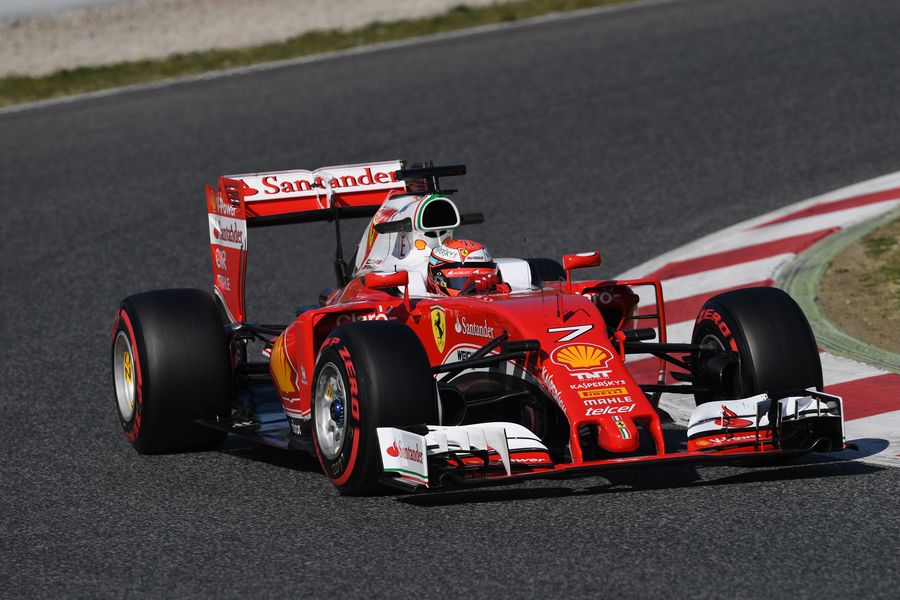 Kimi Raikkonen tests Pirelli's soft tyres