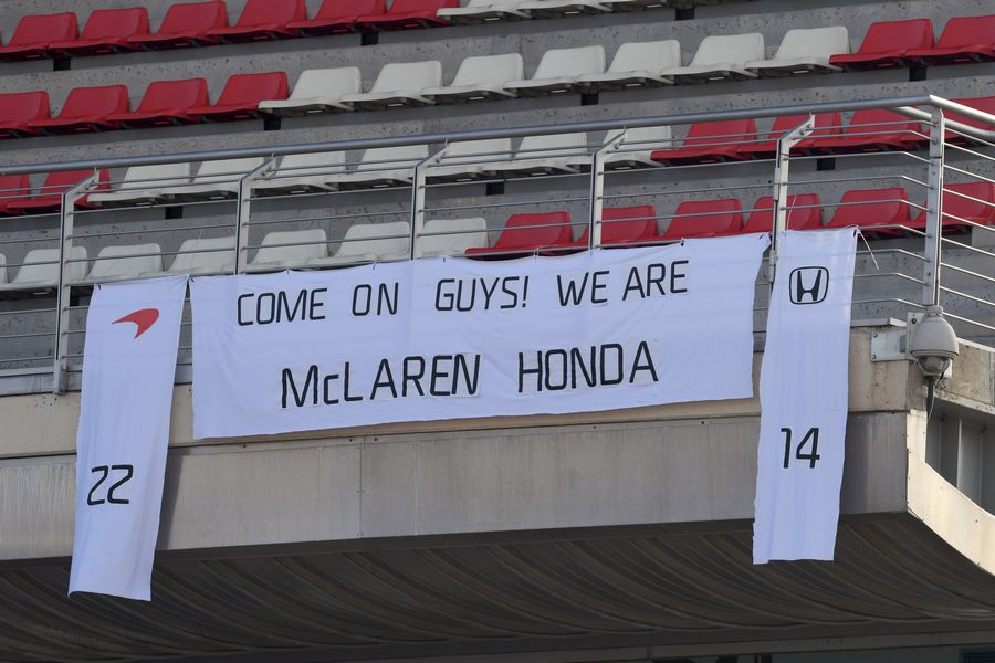 Fans banner for McLaren-Honda