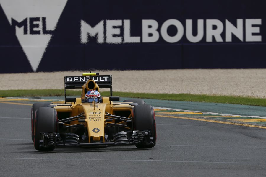 Jolyon Palmer on a super-soft tyre run in FP3
