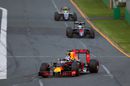 Daniel Ricciardo works hard to keep its pace