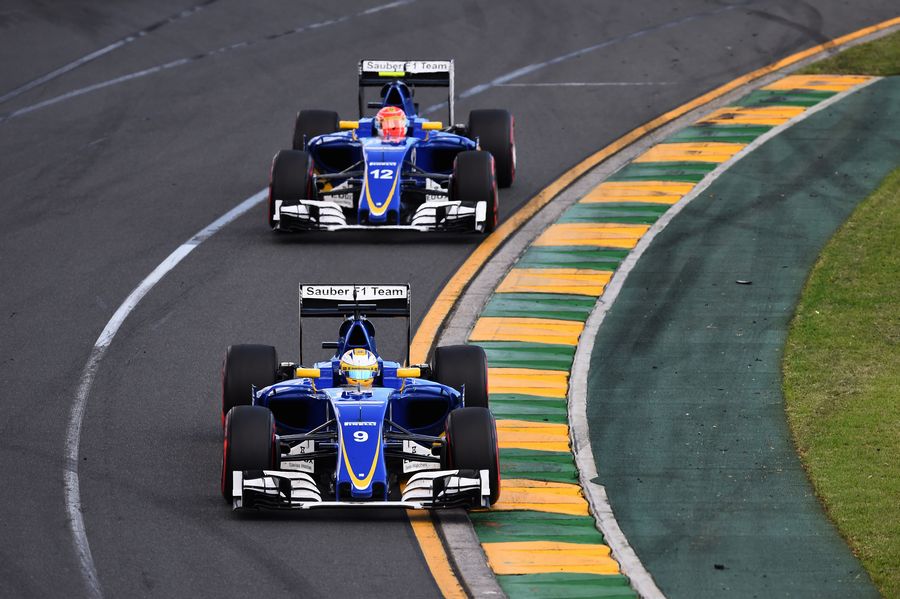 Marcus Ericsson leads Felipe Nasr
