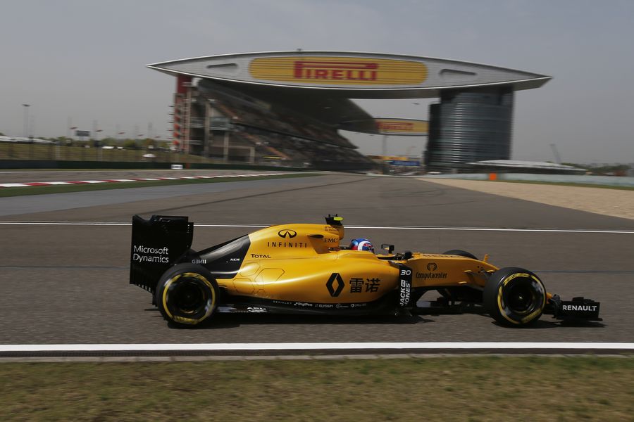 Jolyon Palmer guides his Renault around the track