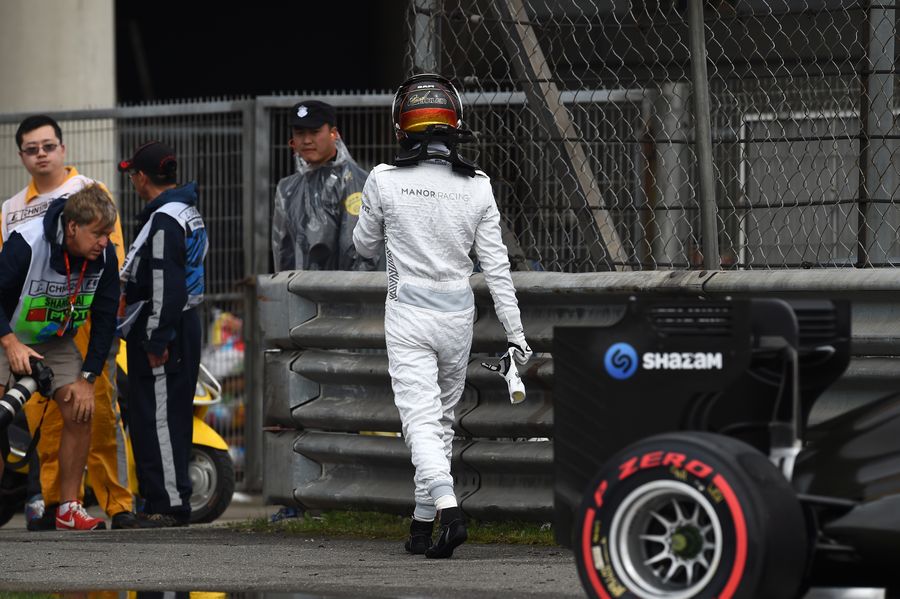 Pascal Wehrlein leaves his car after crashed in Q1