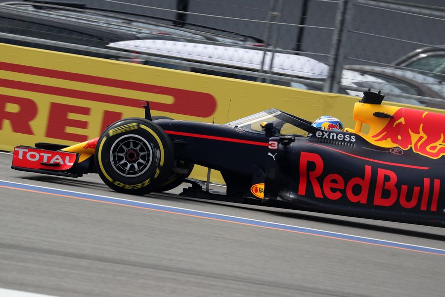 Daniel Ricciardo on track with aeroscreen