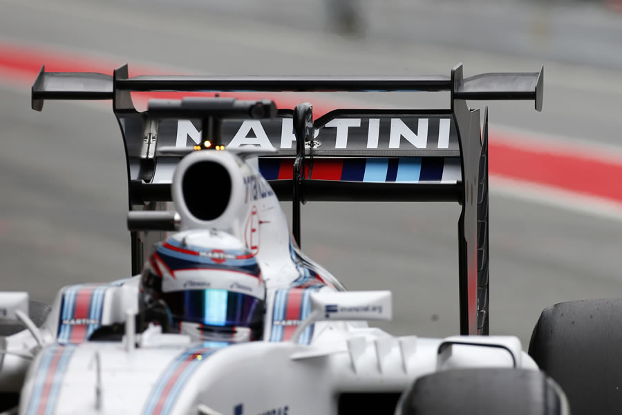 Alex Lynn in the  Williams FW38 with new rear wing
