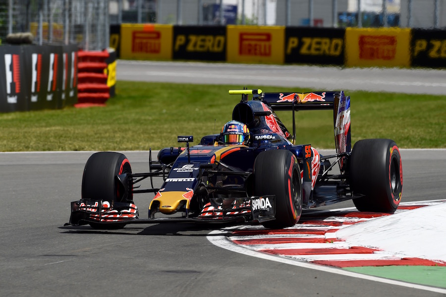Carlos Sainz rounds the apex in the Toro Rosso