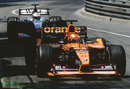 Enrique Bernoldi gets in the way of David Coulthard