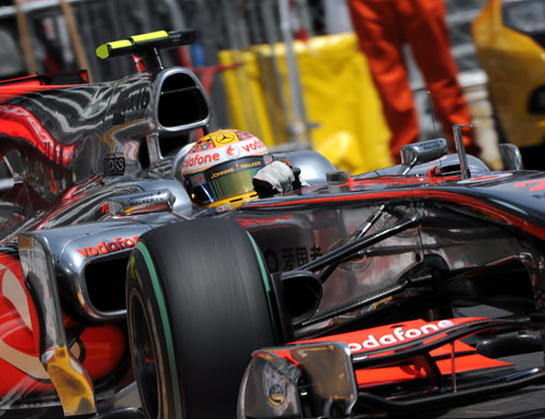 Lewis Hamilton piles on the steering lock