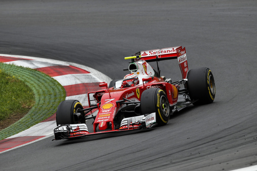 Kimi Raikkonen turns into the corner