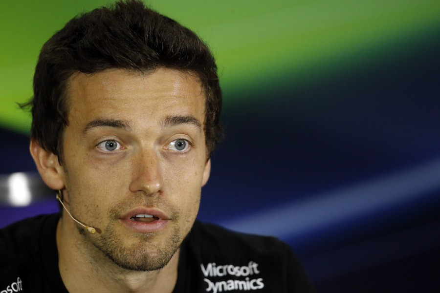 Jolyon Palmer talks to the press at the Thursday press conference