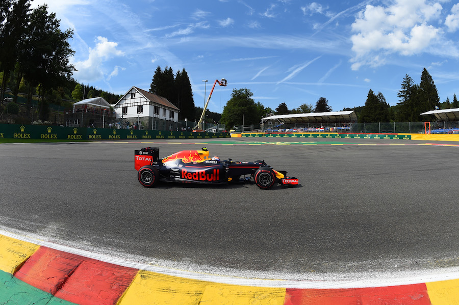 Max Verstappen works hard to keep its pace