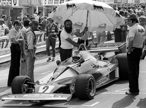 Clay Regazzoni waits on the grid before the restart of the race