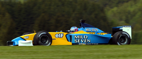 Jenson Button in action for Renault at the 2003 Austrian Grand Prix