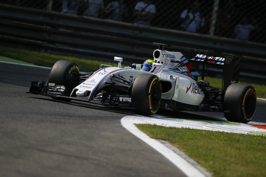 Felipe Massa turns into the corner