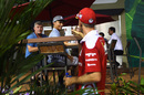 Sebastian Vettel chats with Pascal Wehrlein