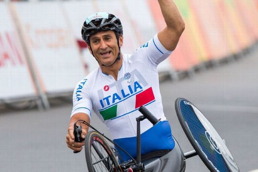 Alex Zanardi claims second gold at Rio Paralympics