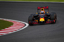 Daniel Ricciardo puts on hard tyres