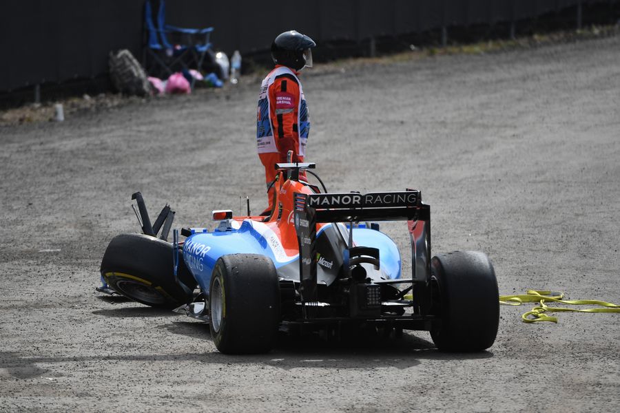 Pascal Wehrlein's crashed Manor after the start of the race