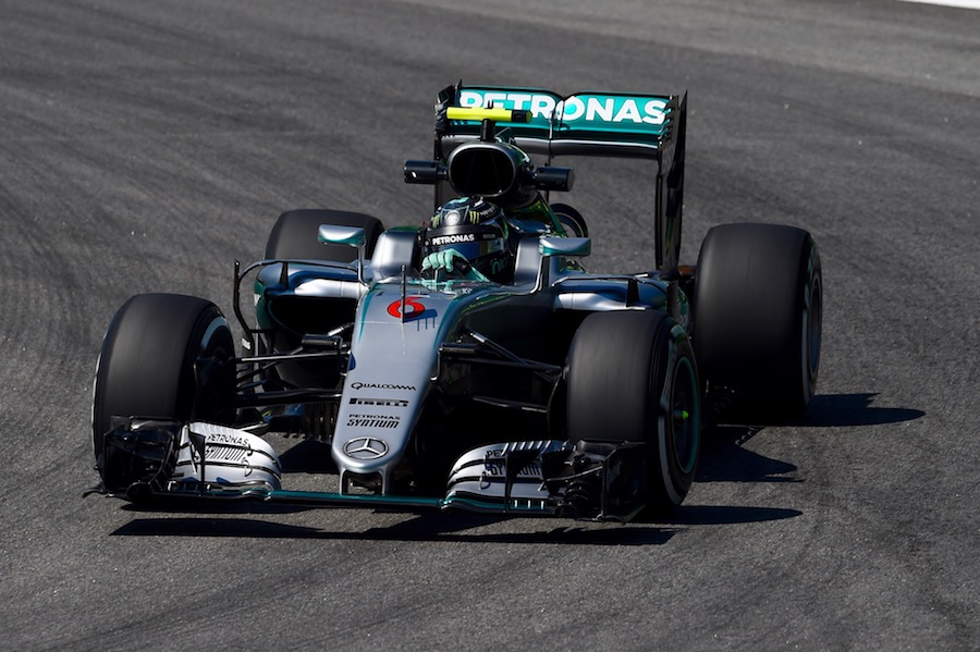 Nico Rosberg puts on medium tyres