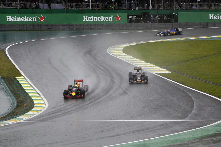 Daniel Ricciardo passes Carlos Sainz