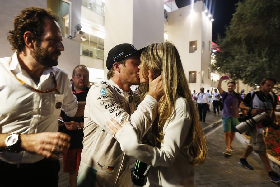 Nico Rosberg celebrates with his wife Vivian Rosberg