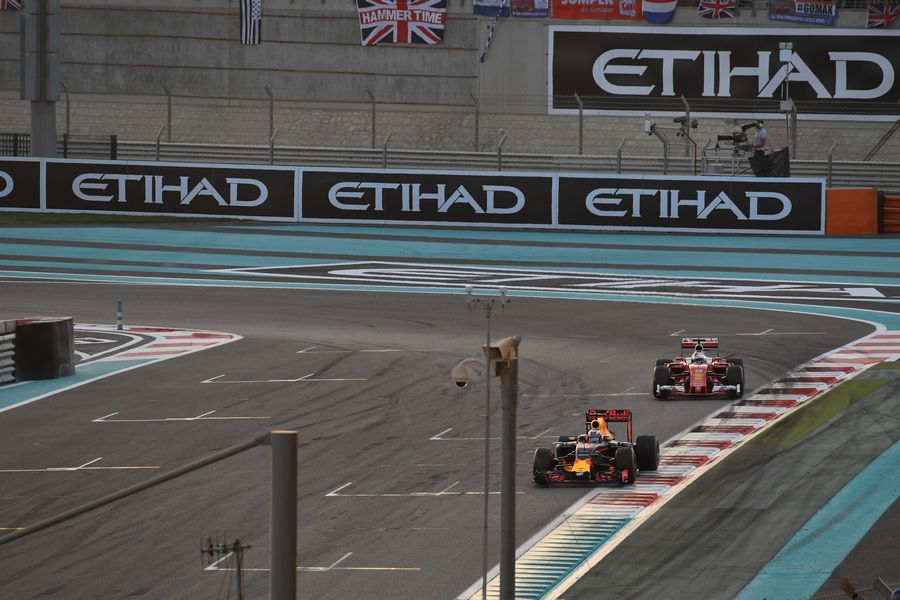 Daniel Ricciardo leads Sebastian Vettel